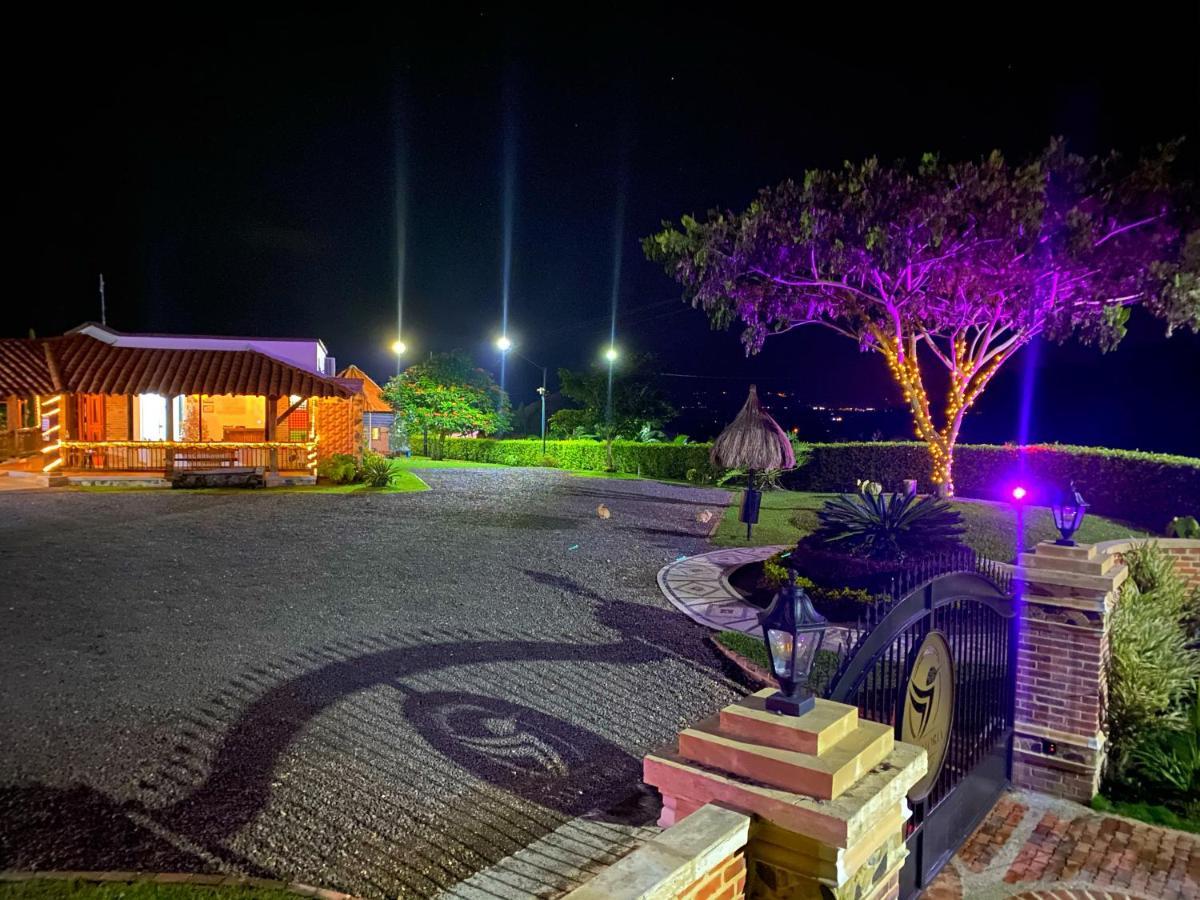 La Victoria Hotel Campestre キンバヤ エクステリア 写真
